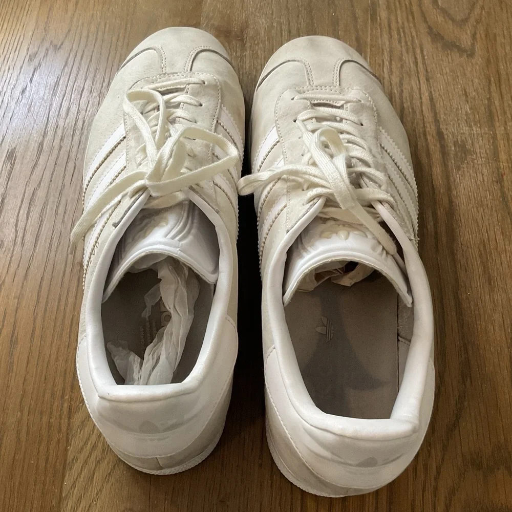 Adidas Gazelle Originals Men’s Sneaker Off White Size 11